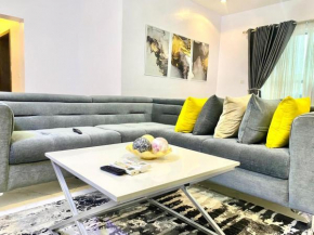 Isabella Abode, Lekki